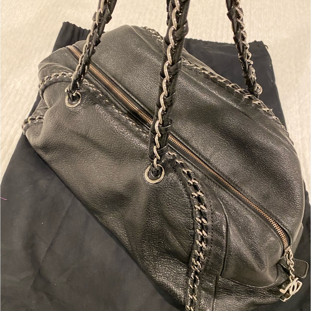 authentic CHANEL Luxe Ligne Bowler Bag - Picture 10 of 12